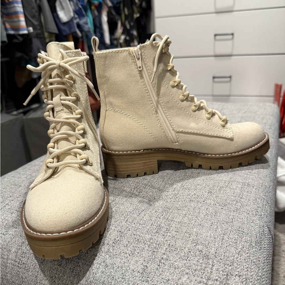 Women's Cream Lace-Up Boots